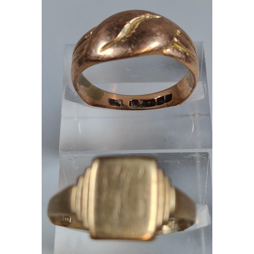 323 - 9ct gold signet ring together with another 9ct gold ring. Total weight 7.5g approx. (2) (B.P. 21% + ... 