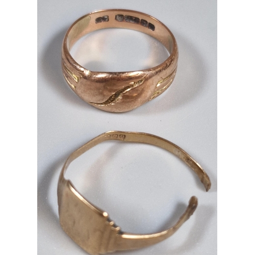 323 - 9ct gold signet ring together with another 9ct gold ring. Total weight 7.5g approx. (2) (B.P. 21% + ... 