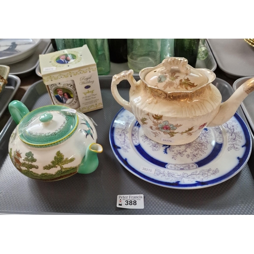 388 - Small tray of ceramics to include: Royal Doulton teapot in Oriental taste with motto to the reverse,... 