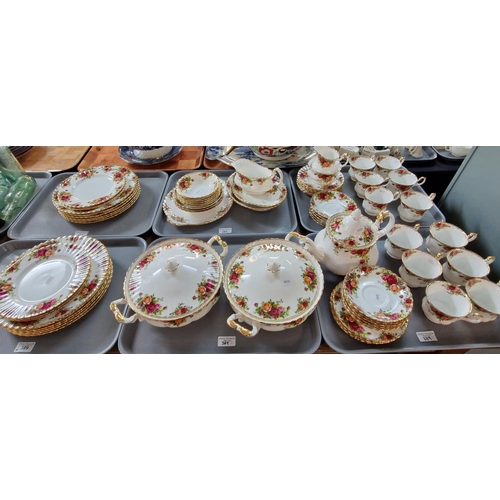 389 - Six trays of Royal albert 'Old Country Roses' tea and dinnerware items. (6) (B.P. 21% + VAT)