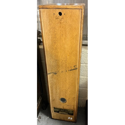 411 - Early 20th century oak cigarette dispenser.  (B.P. 21% + VAT)