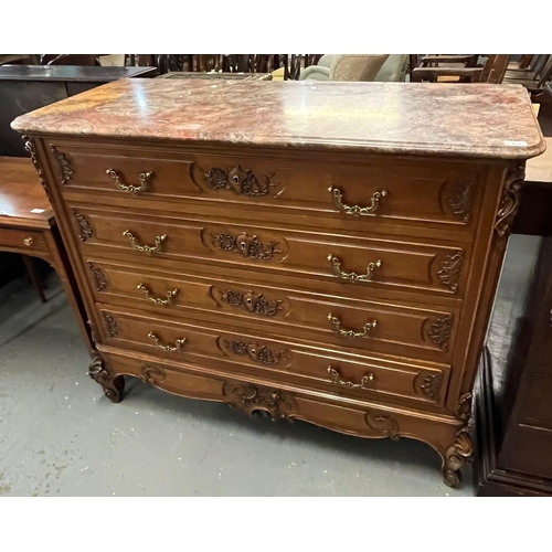 438 - Good quality early 20th century French walnut straight fronted chest of drawers, having veined marbl... 