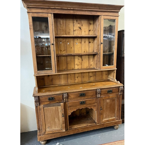 500 - Late 19th century pine two stage cabinet back dog kennel dresser. (B.P. 21% + VAT)