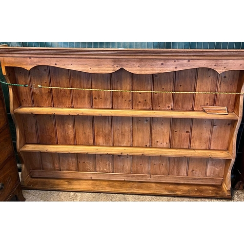 558 - Pine kitchen delft/dresser rack. 177cm long approx.  (B.P. 21% + VAT)