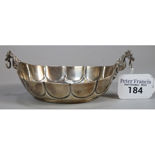 184 - George V silver dish in the form of a Viking boat. By Pairpoint Brothers London 1912. 3.84 troy oz a... 