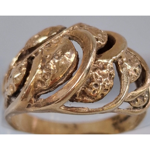 232 - 9ct gold decorative dress ring. 6g approx. Size Q. (B.P. 21% + VAT)