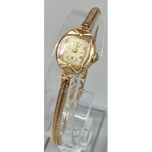 254 - 9ct gold Rotary ladies' bracelet wristwatch. Total weight 14g approx.  (B.P. 21% + VAT)