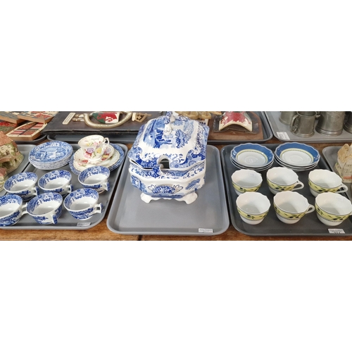 311 - Spode 'Italian' tureen and cover with ladle together with Spode 'Italian' cups and saucers etc. Toge... 