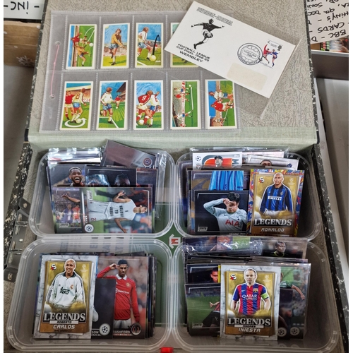 357 - Collection of football trading cards to include; Topps Superstars, Topps Stadium Chrome, various fam... 