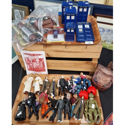 390 - Collection of modern Doctor Who figures together with other accessories, Doctor Who Police Boxes etc... 