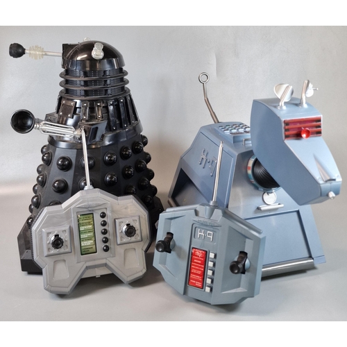 72 - Two Doctor Who remote control toys, to include: K9 and Dalek (not tested).  (B.P. 21% + VAT)