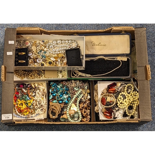 156 - A box of vintage and other jewellery to include: necklaces, bangles, bracelets, cufflinks, dress rin... 