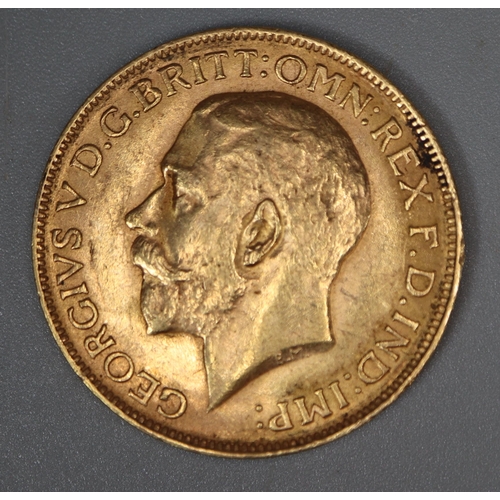 230 - George V gold full sovereign dated 1914. (B.P. 21% + VAT)