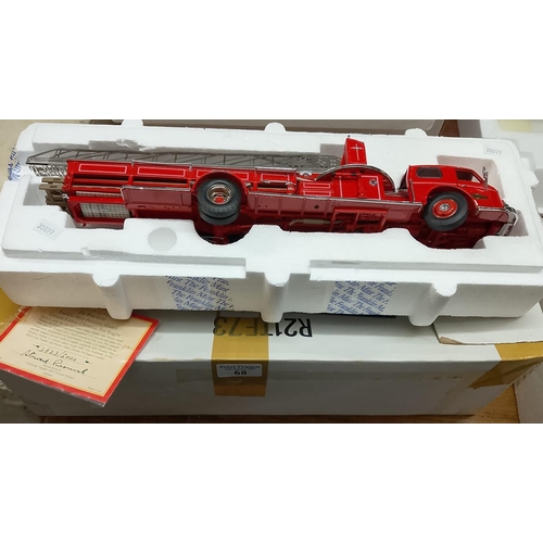 68 - Franklin Mint, 1954 American La France Fire Engine. (B.P. 21% + VAT)