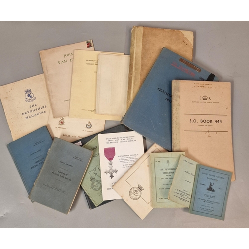 163 - Assorted Royal Airforce items, ephemera, books and booklets relating to 504818 Flight Lieutenant Sid... 