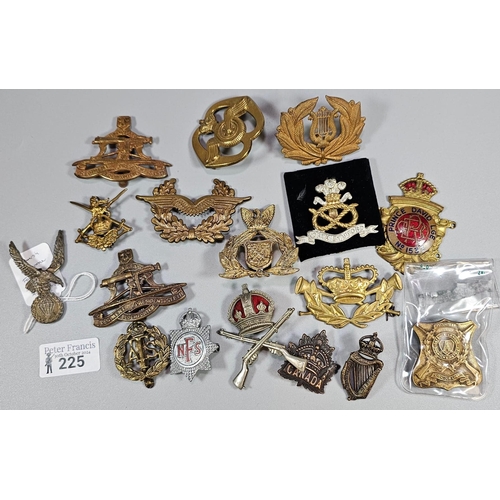 225 - Group of assorted British Military cap badges to include: Royal Stafford's and others together with ... 