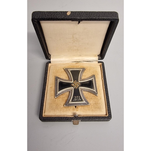 241 - German Third Reich design Iron Cross First Class in fitted case . (possibly a replica, brass core, n... 