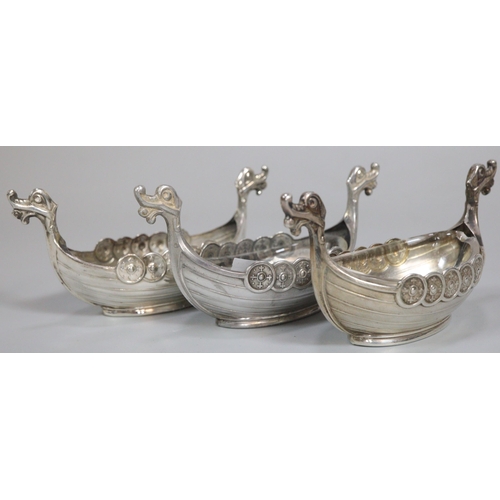 173 - Set of three Norwegian silver novelty salts in the form of Viking boats, hallmarked '925 S.Sterling ... 