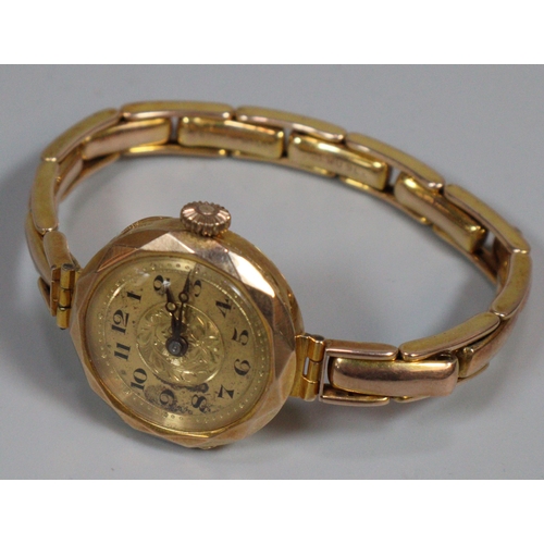 234 - 9ct gold ladies' bracelet wristwatch. Total weight 18.3g approx. (B.P. 21% + VAT)