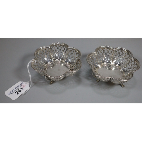 261 - Pair of George V silver pierced bonbon dishes. Birmingham 1920. 3.1 troy oz approx. (2) (B.P. 21% + ... 