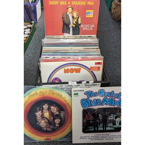 313 - Collection of vinyl LPs to include: Johnny Cash, Elvis Presley, Roy Orbison, Gene Pitney, Olivia New... 