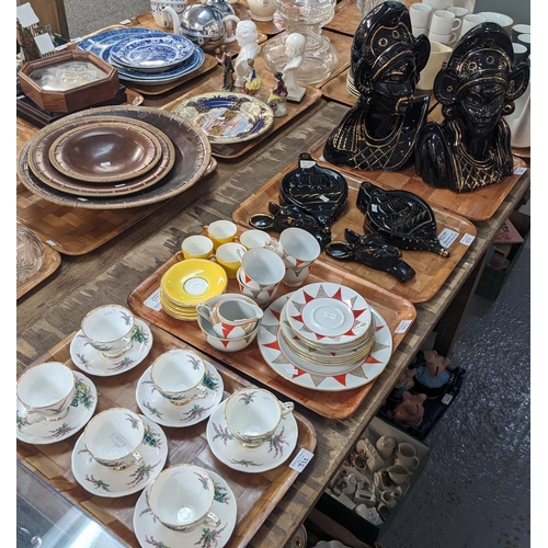 333 - Collection of ceramics to include: Royal Stafford 'Tartan' series cups and saucers, Continental tea ... 