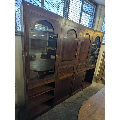 462 - Hand made bespoke mahogany dresser/drinks cabinet, having two glazed display cabinets with glass she... 