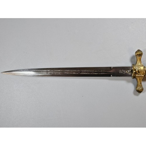 90 - German WWII period Kriegsmarine Officer's dagger with lightning bolt scabbard, the blade marked 'Eic... 