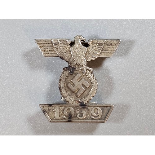 249 - Two German third Reich Spangs Eagle brooches with dates for 1939, one with clip fastening, one with ... 