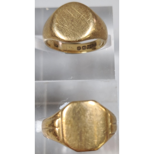 213 - Two 9ct gold signet rings. 8.8g approx. Sizes K1/2 and O. (2)  (B.P. 21% + VAT)