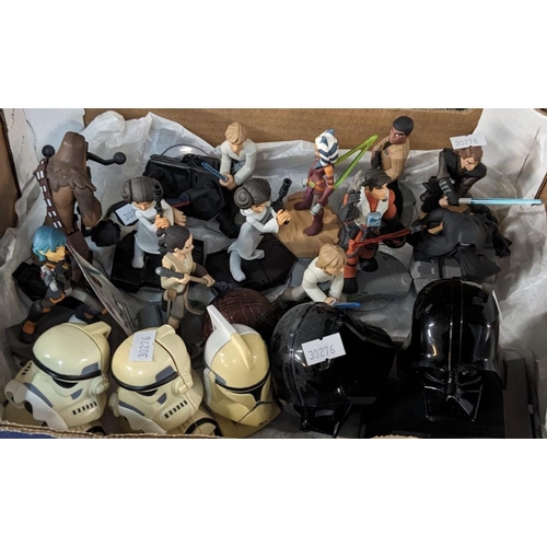 464 - Collection of Star Wars Disney Infinity figures, together with some other Star Wars Darth Vader and ... 