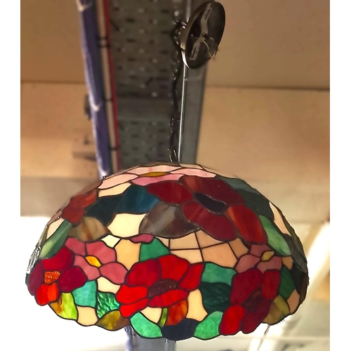 524 - Reproduction Tiffany style light shade.  (B.P. 21% + VAT)