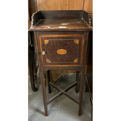 503 - Sheraton style mahogany bedside pot cupboard with galleried top above single drawer, on square legs,... 