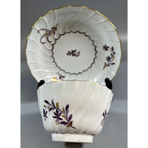 136 - Collection of 18th century Worcester porcelain tea bowls and saucers in the 'Moth' pattern, 'Gilly F... 