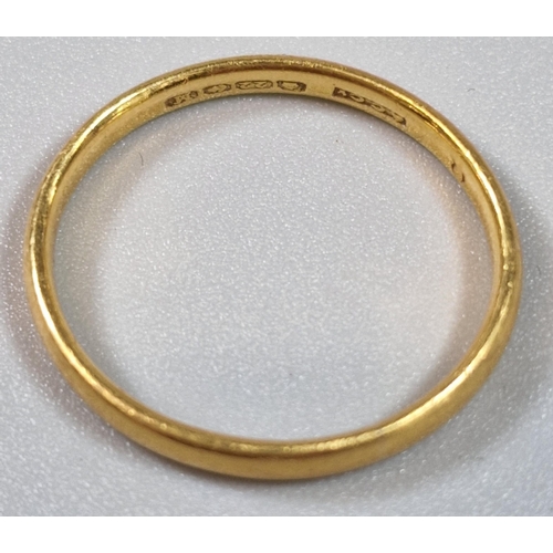 192 - 22ct gold wedding band. 3.5g approx. Size S1/2. (B.P. 21% + VAT)