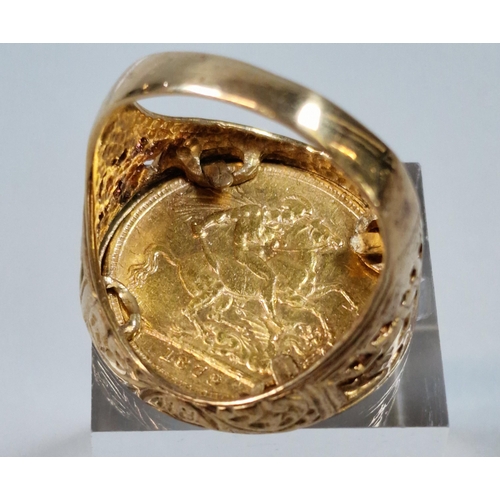 259 - Victorian gold sovereign dated 1879 ring. 15.4g approx. Size V. (B.P. 21% + VAT)