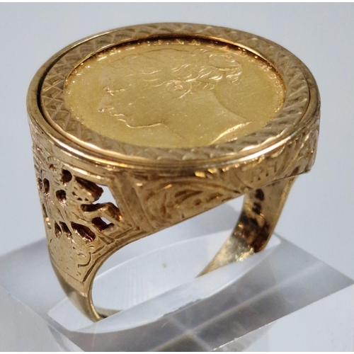 259 - Victorian gold sovereign dated 1879 ring. 15.4g approx. Size V. (B.P. 21% + VAT)