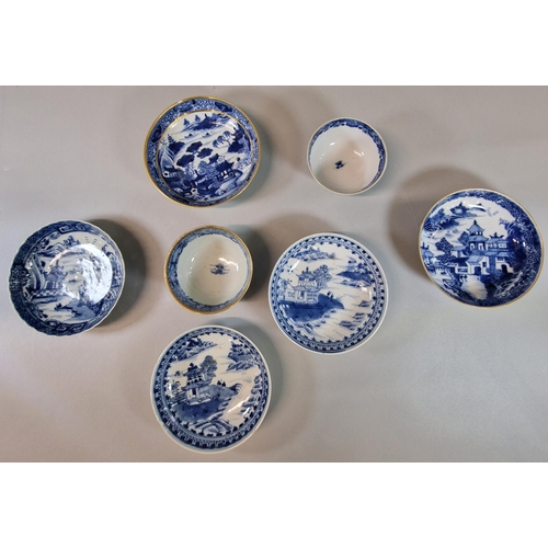 59 - Collection of assorted late 18th/early 19th century Chinese Export porcelain items to include: pair ... 