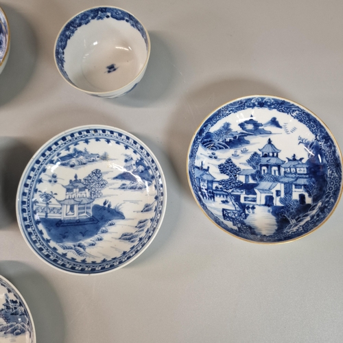 59 - Collection of assorted late 18th/early 19th century Chinese Export porcelain items to include: pair ... 