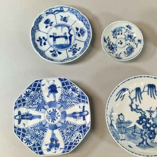 61 - Mixed lot of assorted Chinese Export Kangxi porcelain items to include: an octagonal saucer decorate... 