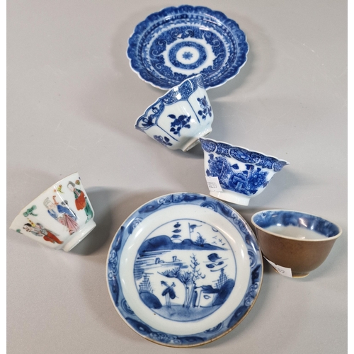 68 - Group of assorted small and miniature Chinese Export porcelain items to include: Ca Mau Yong Zheng 1... 