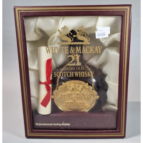 21 - Bottle of Whyte and Mackay 21 years old Scotch Whisky, in original presentation box with scroll cert... 