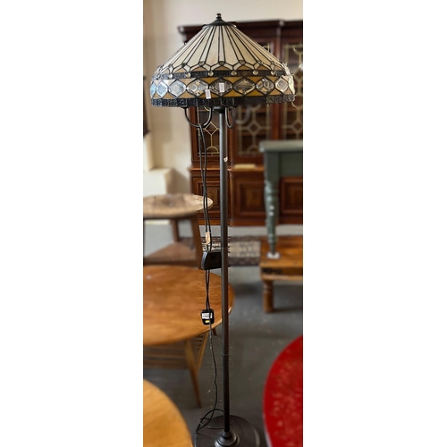 635 - Modern Tiffany style standard lamp with lead glazed shade. (B.P. 21% + VAT)