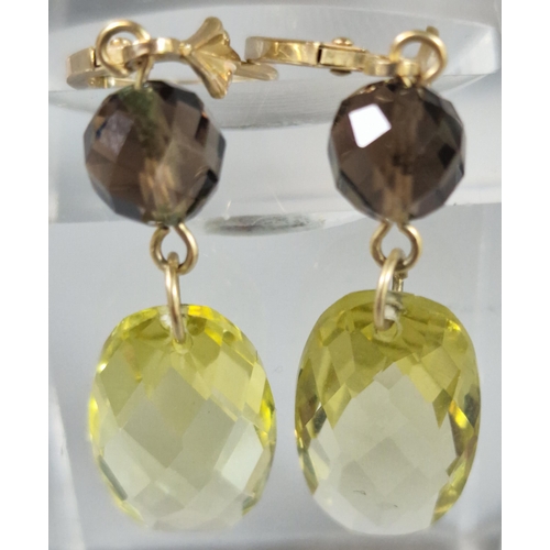 223 - Pair of 14ct earrings inset with green hardstone and green cluster stones, together with a pair of 9... 