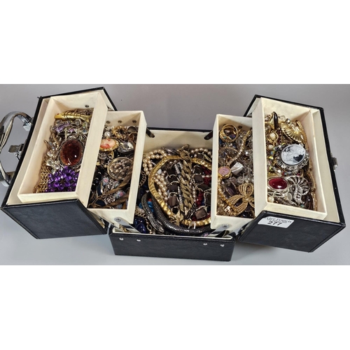 277 - Three tier jewellery box to include vintage and other jewellery: rings, brooches, bracelets, necklac... 