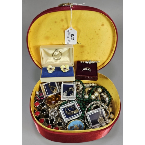 278 - Red jewellery box comprising vintage and other jewellery to includer: brooches, rings, necklaces, br... 