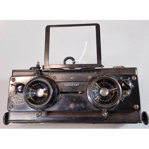 34 - A SCOPEA stereoscopic camera by E Caillon of Paris.  (B.P. 21% + VAT)