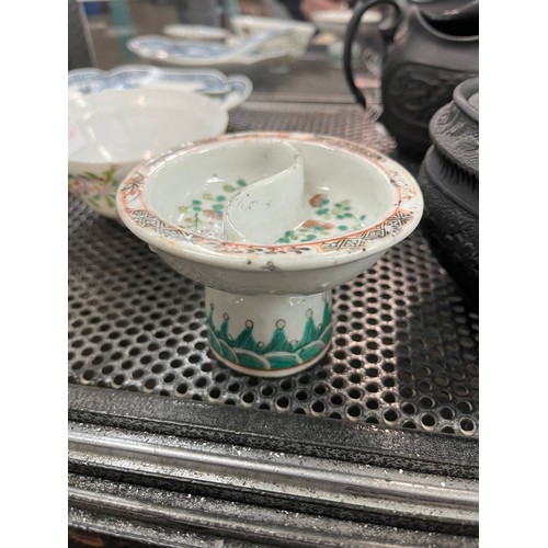 21 - Collection of Japanese and Chinese porcelain items to include: bowls, Ying-Yang stem dish, modern Ch... 