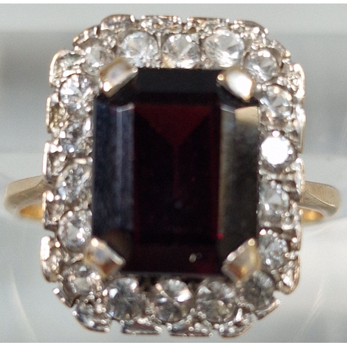 198 - 9ct gold red and clear stone cluster ring. 4g approx. Size L1/2. (B.P. 21% + VAT)