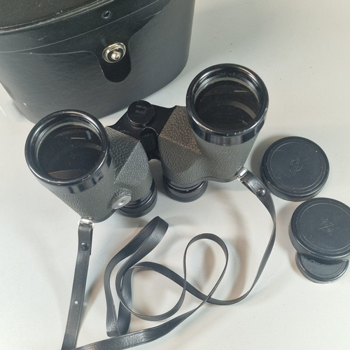 48 - Pair of modern Swift Newport MKII 10x50 field binoculars, in original case.  (B.P. 21% + VAT)